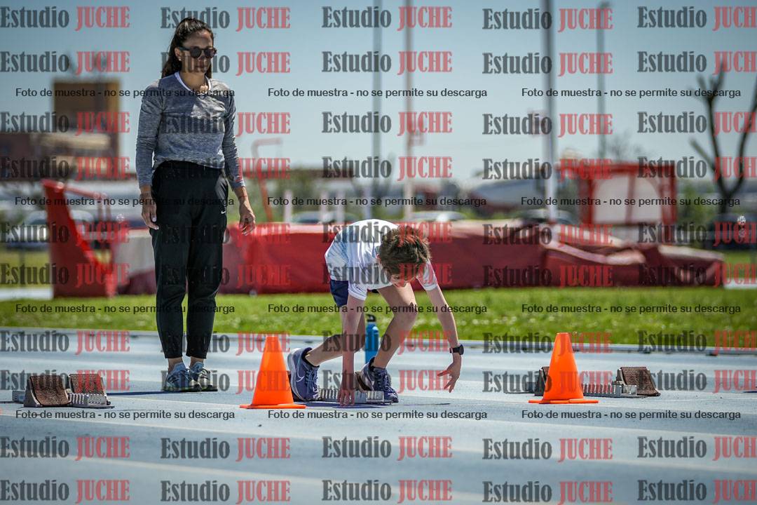 Fotos de los 60 m con vallas de varones
