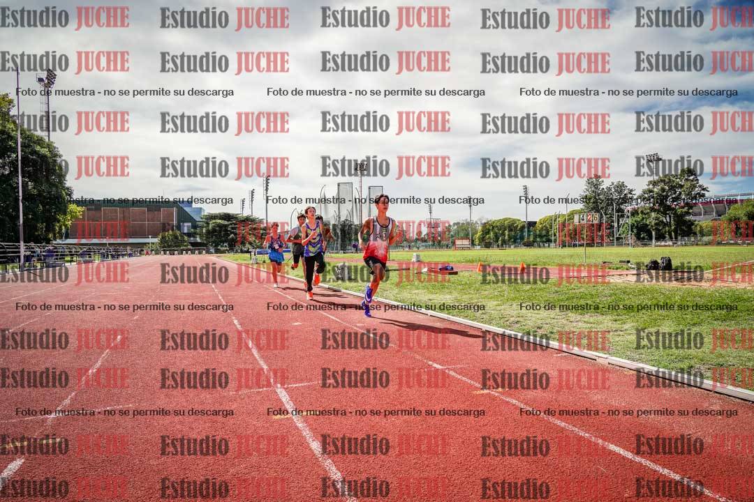 Fotos de los 600 m llanos de varones