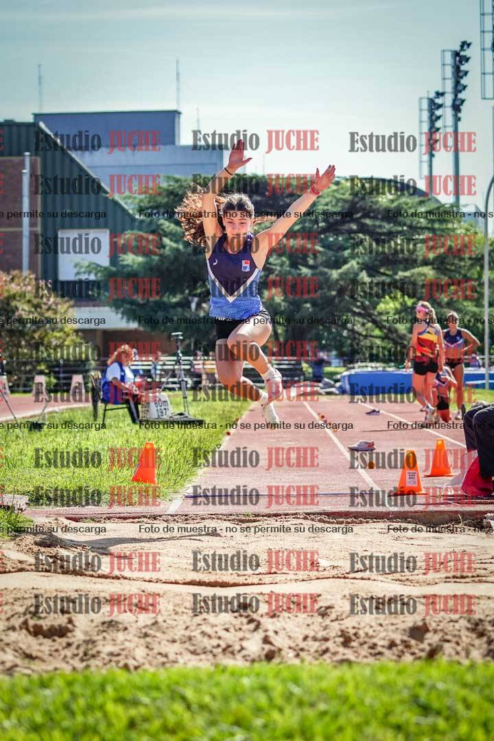 Fotos del salto en largo de mujeres