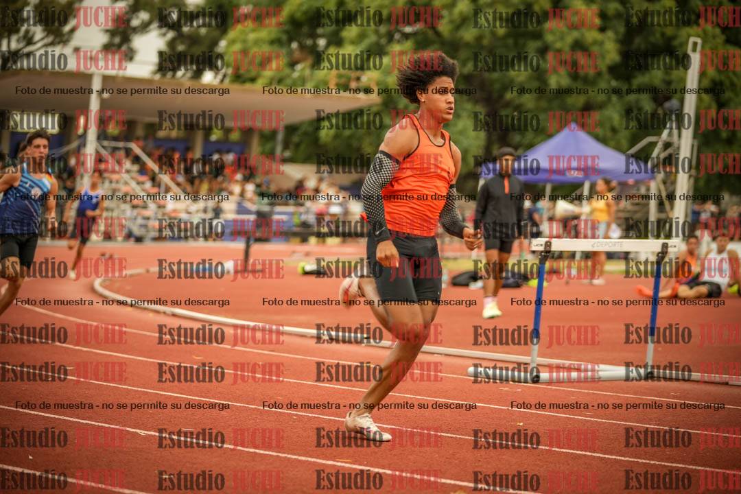 Fotos de los 400 m con vallas de varones