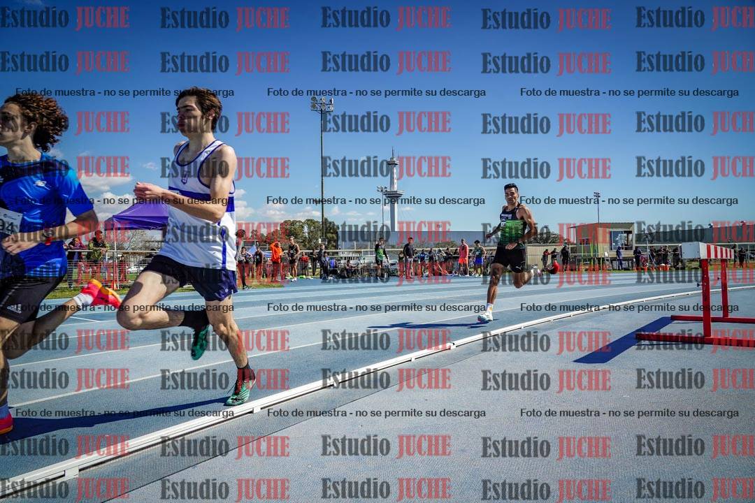 Fotos de los 800 m llanos de varones