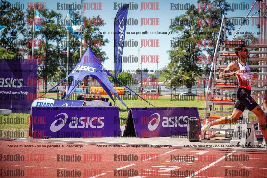 Fotos de los 800 m llanos de varones