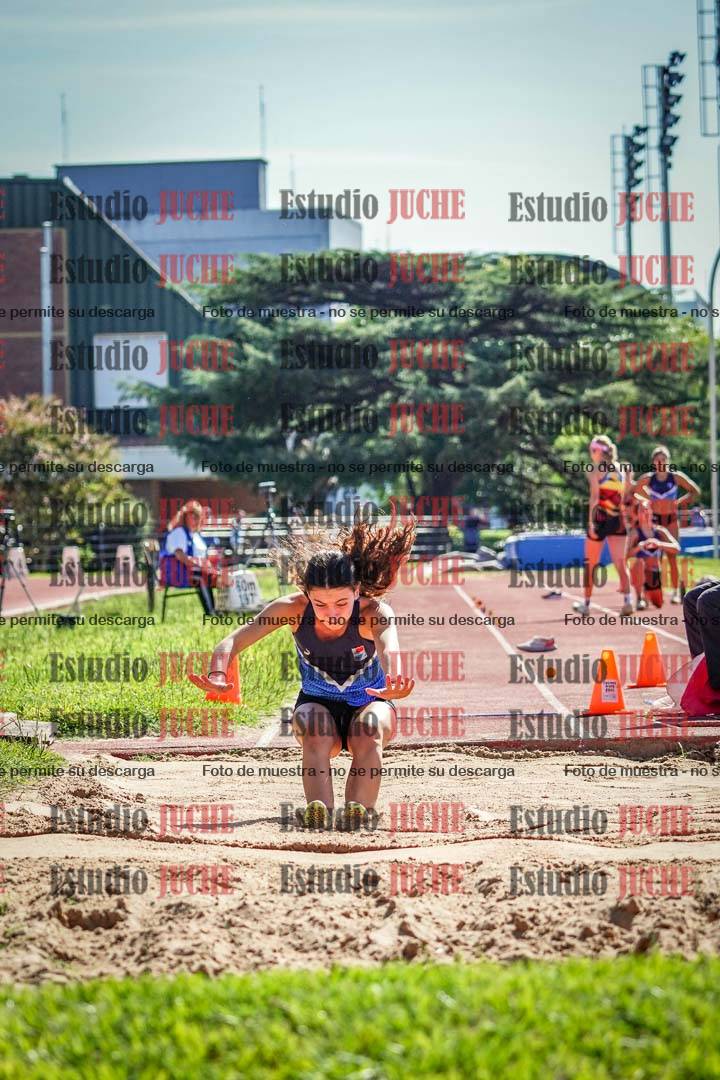 Fotos del salto en largo de mujeres