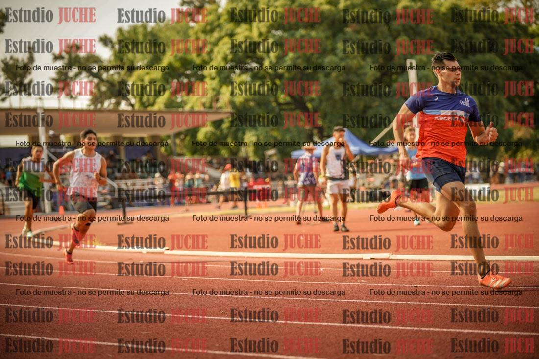 Fotos de los 400 m llanos de varones