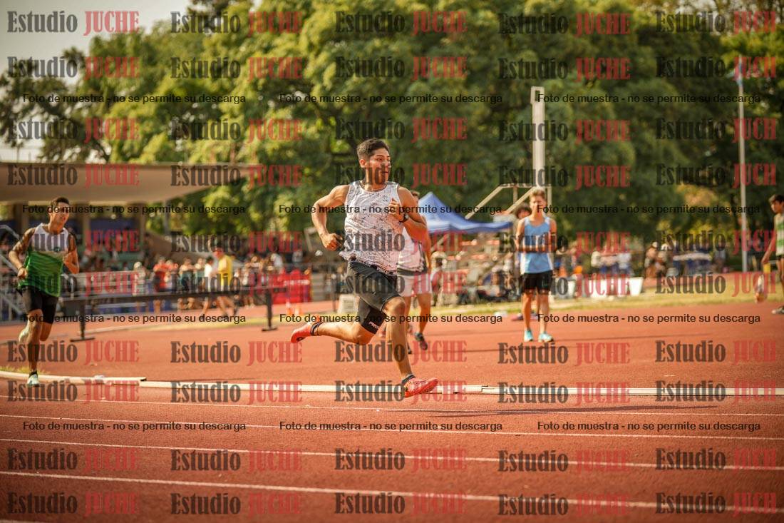 Fotos de los 400 m llanos de varones