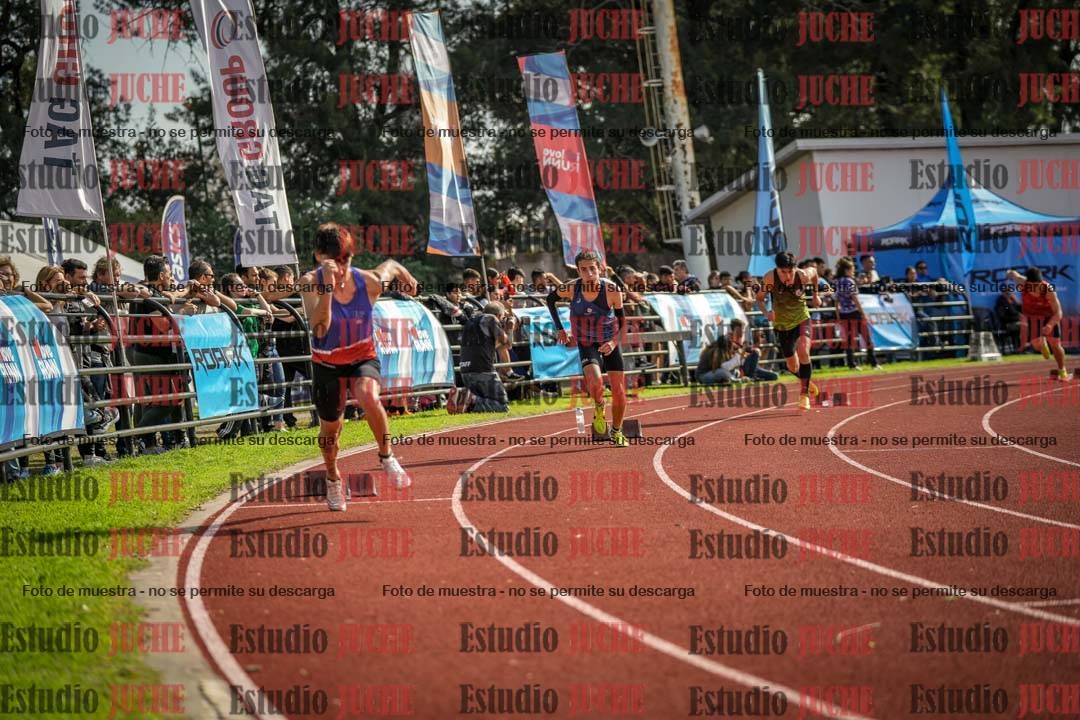 Fotos de los 400 m llanos de varones