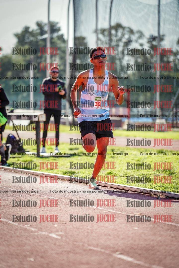 Fotos de los 800 m llanos de varones