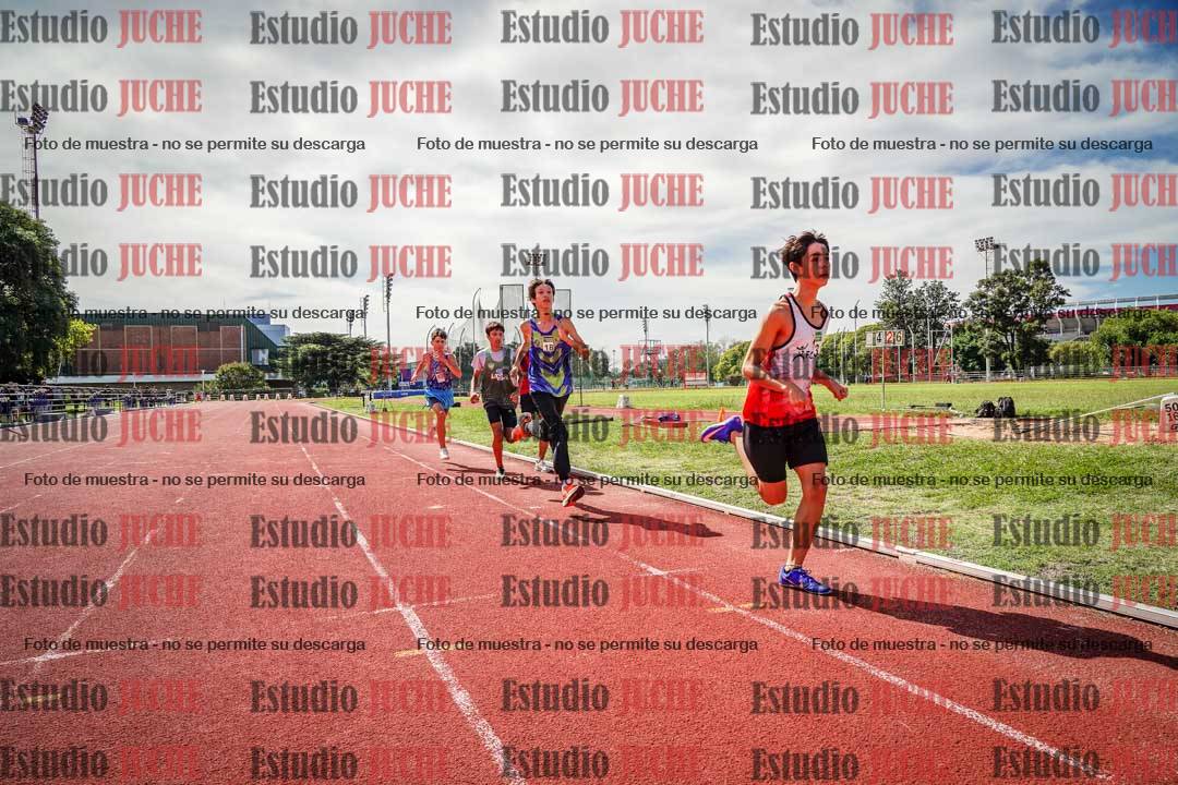Fotos de los 600 m llanos de varones