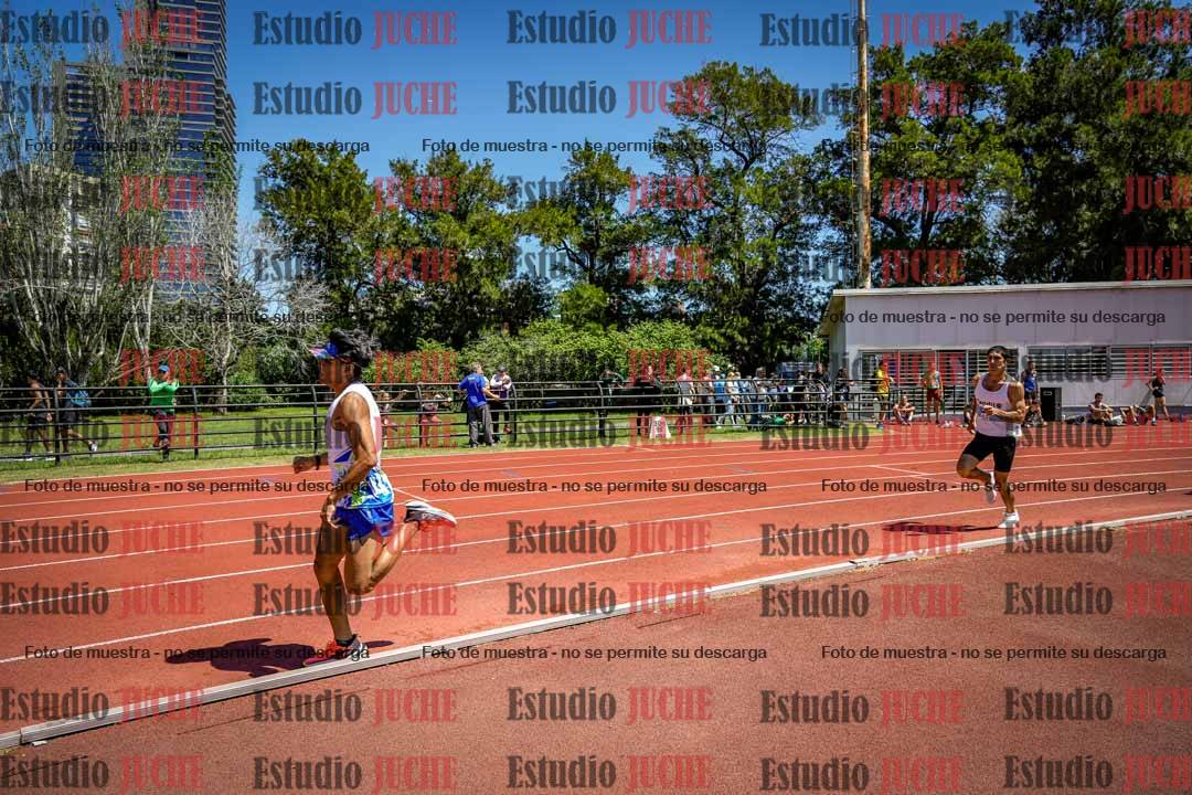 Fotos de los 800 m llanos de varones