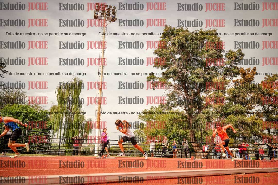 Fotos de los 200 m llanos de varones