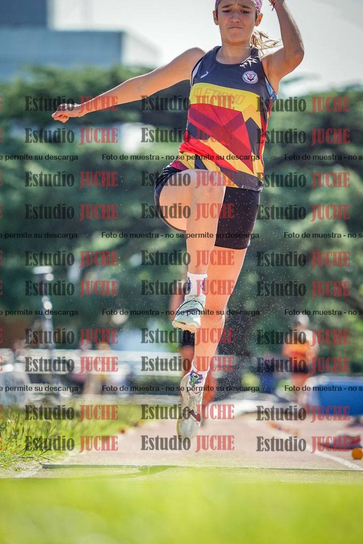 Fotos del salto en largo de mujeres