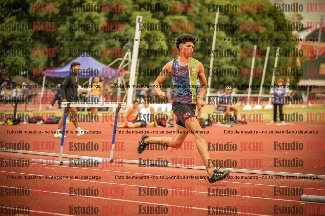 Fotos de los 400 m con vallas de varones