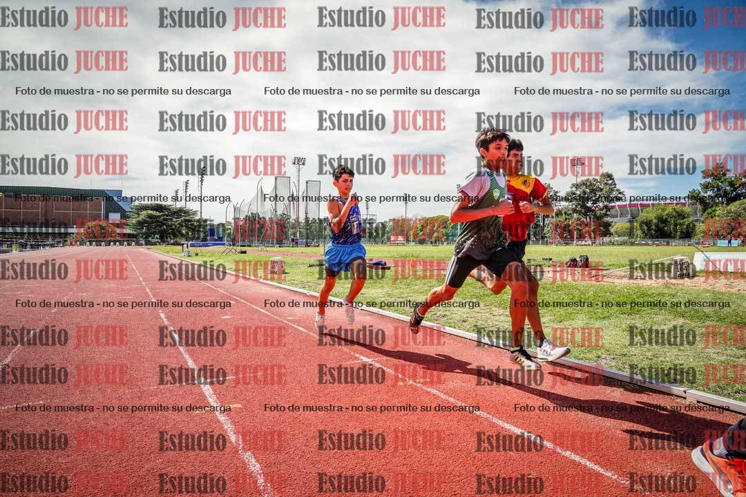 Fotos de los 600 m llanos de varones