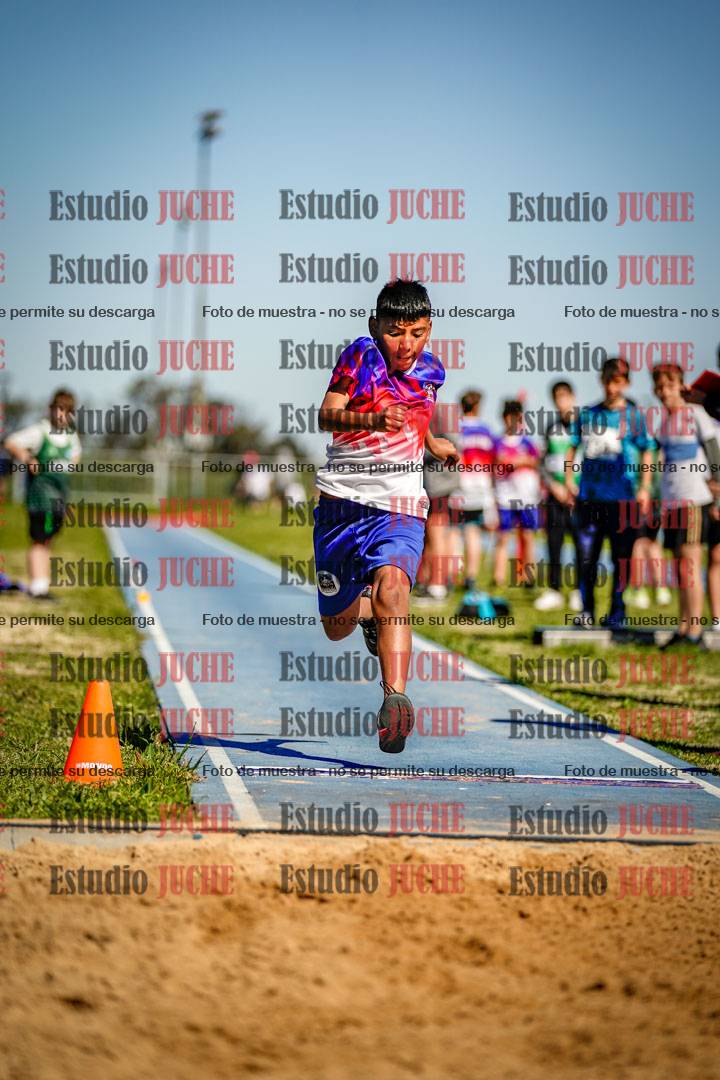 Fotos del salto en largo de varones - U15