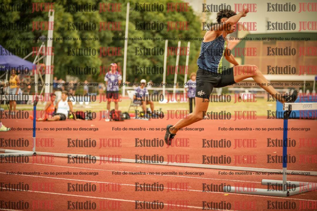 Fotos de los 400 m con vallas de varones