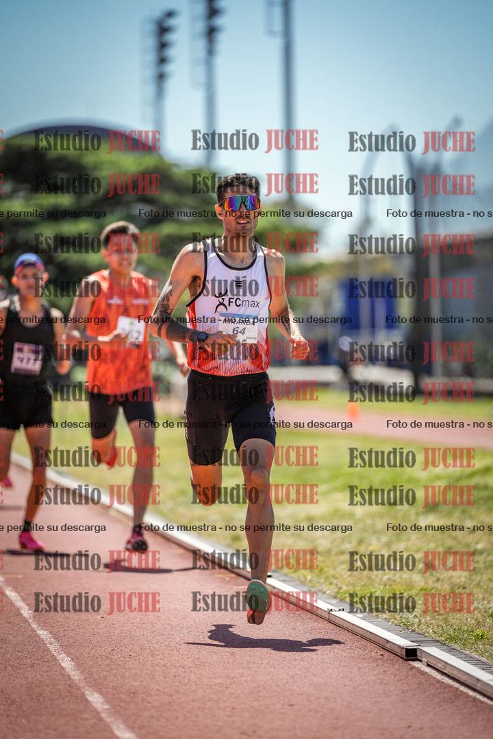 Fotos de los 800 m llanos de varones