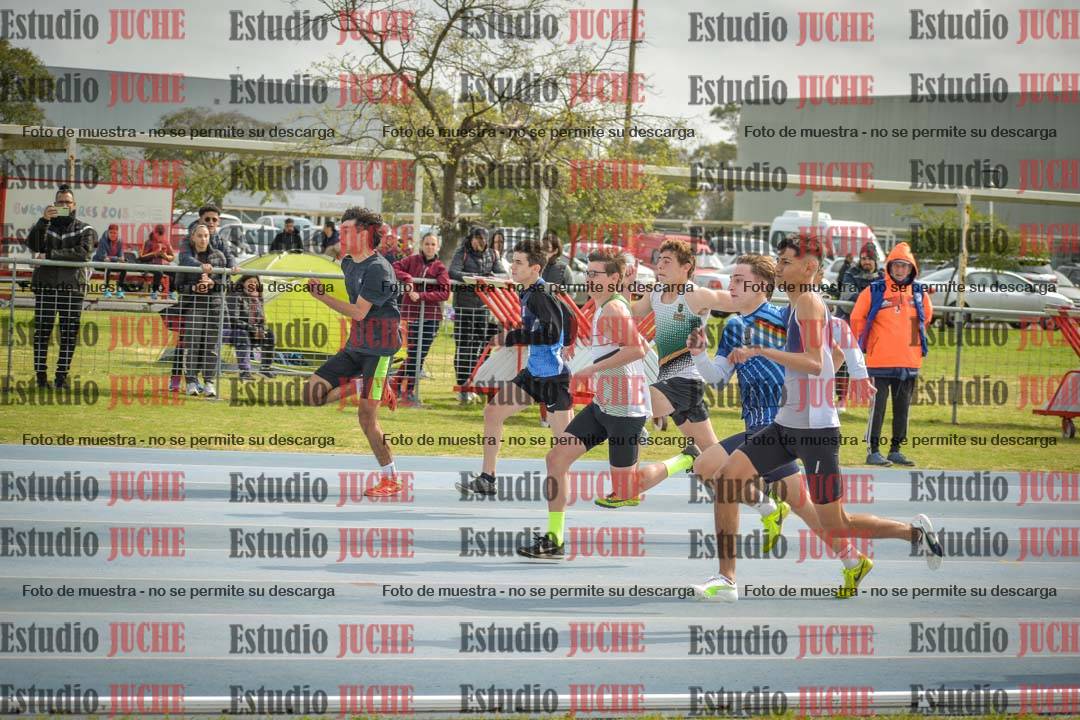 Fotos de los 80 m llanos de varones