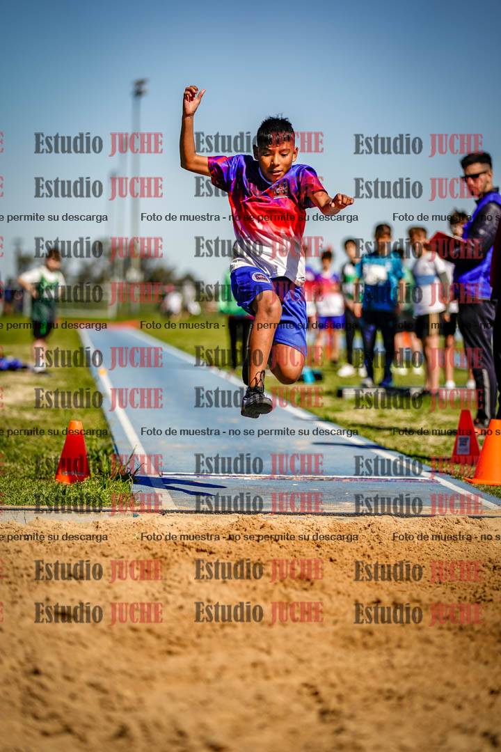 Fotos del salto en largo de varones - U15