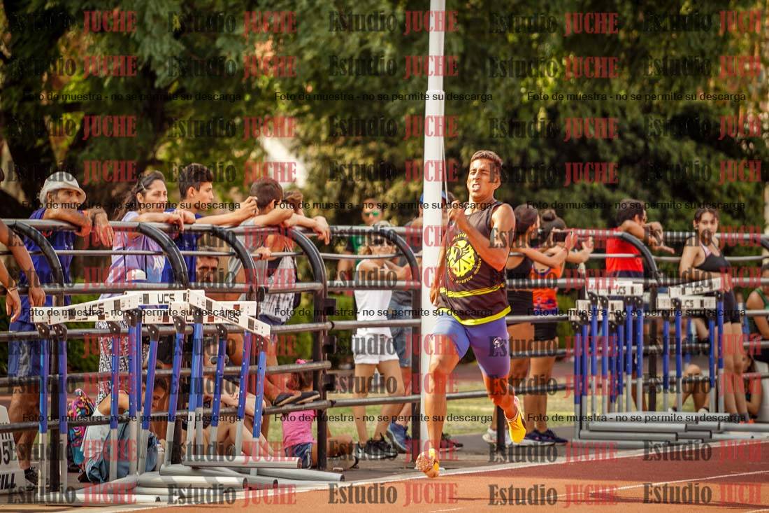 Fotos de los 400 m llanos de varones