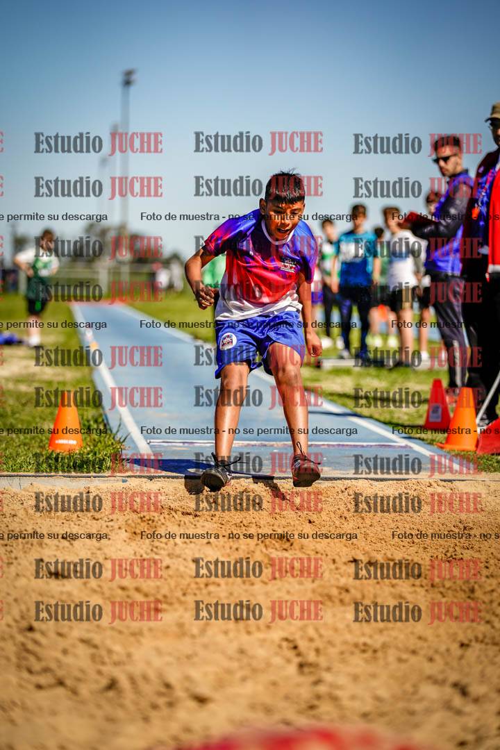 Fotos del salto en largo de varones - U15