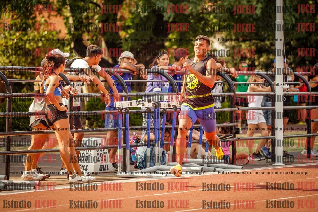 Fotos de los 400 m llanos de varones