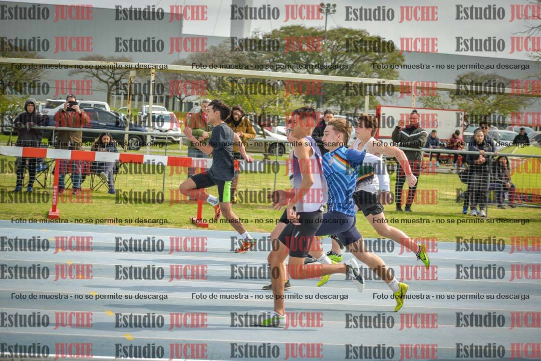 Fotos de los 80 m llanos de varones
