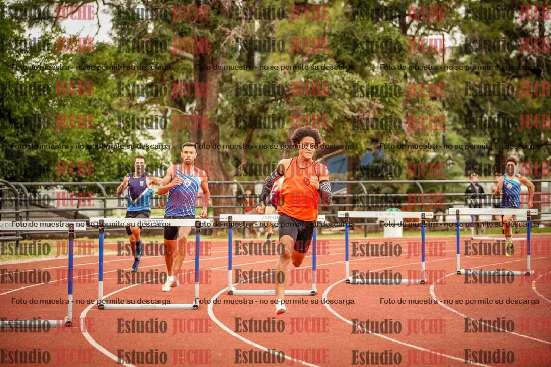 Fotos de los 400 m con vallas de varones
