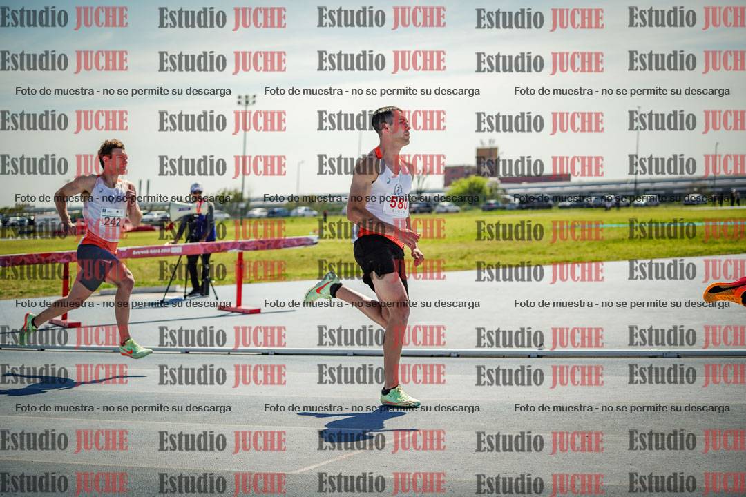 Fotos de los 800 m llanos de varones