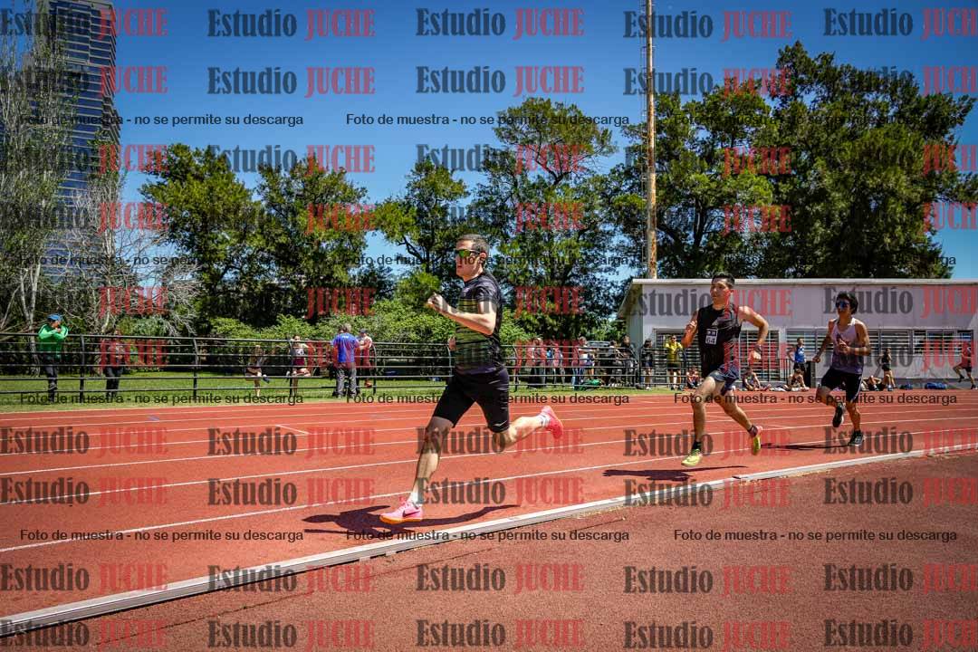 Fotos de los 800 m llanos de varones