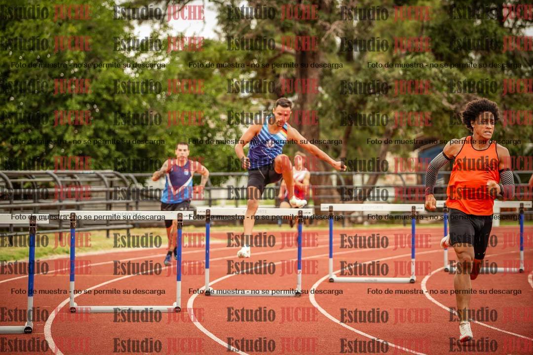 Fotos de los 400 m con vallas de varones