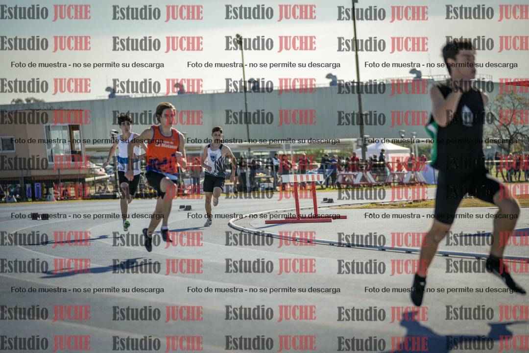Fotos de los 400 m llanos de varones