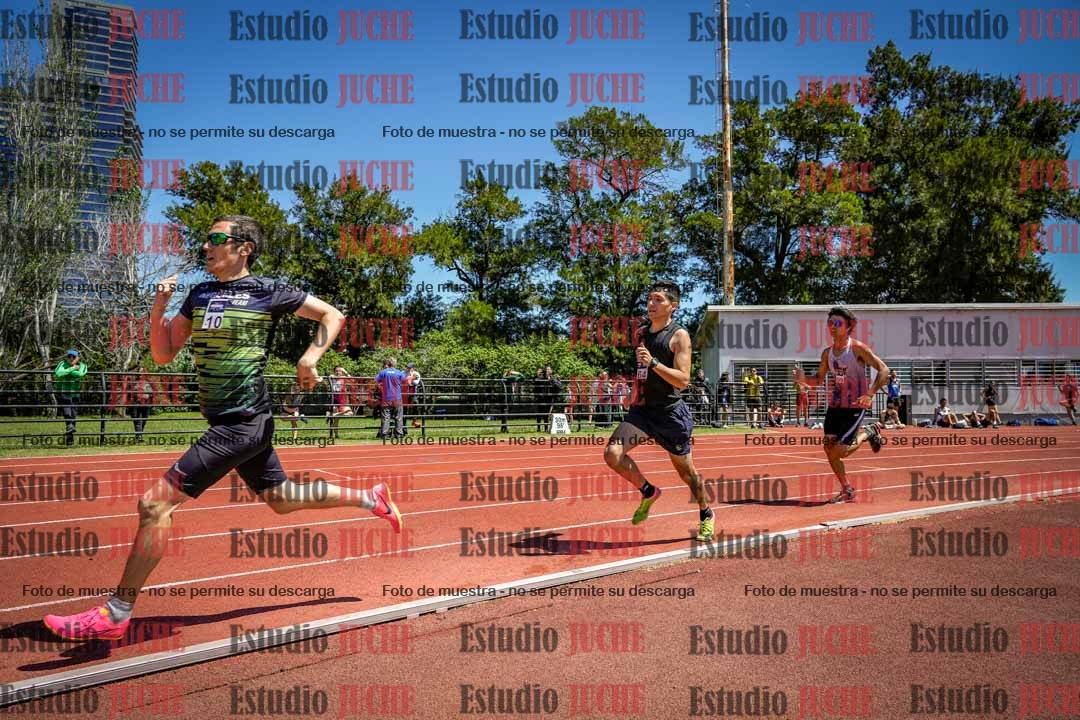 Fotos de los 800 m llanos de varones