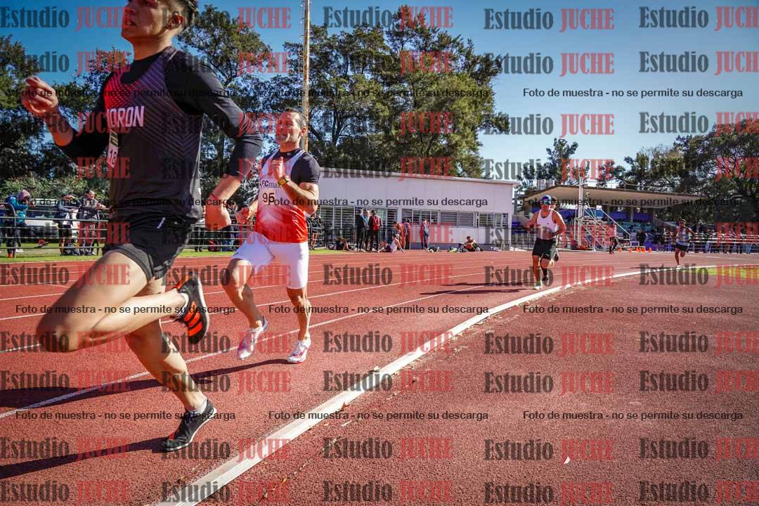 Fotos de los 800 m llanos de varones