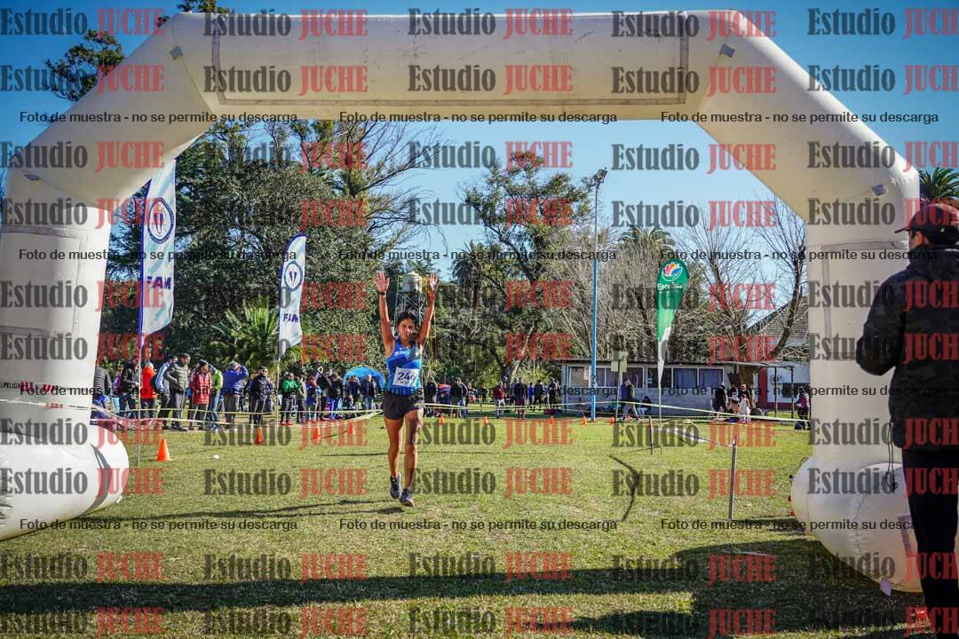 Fotos de la llegada del cross de 6000 m