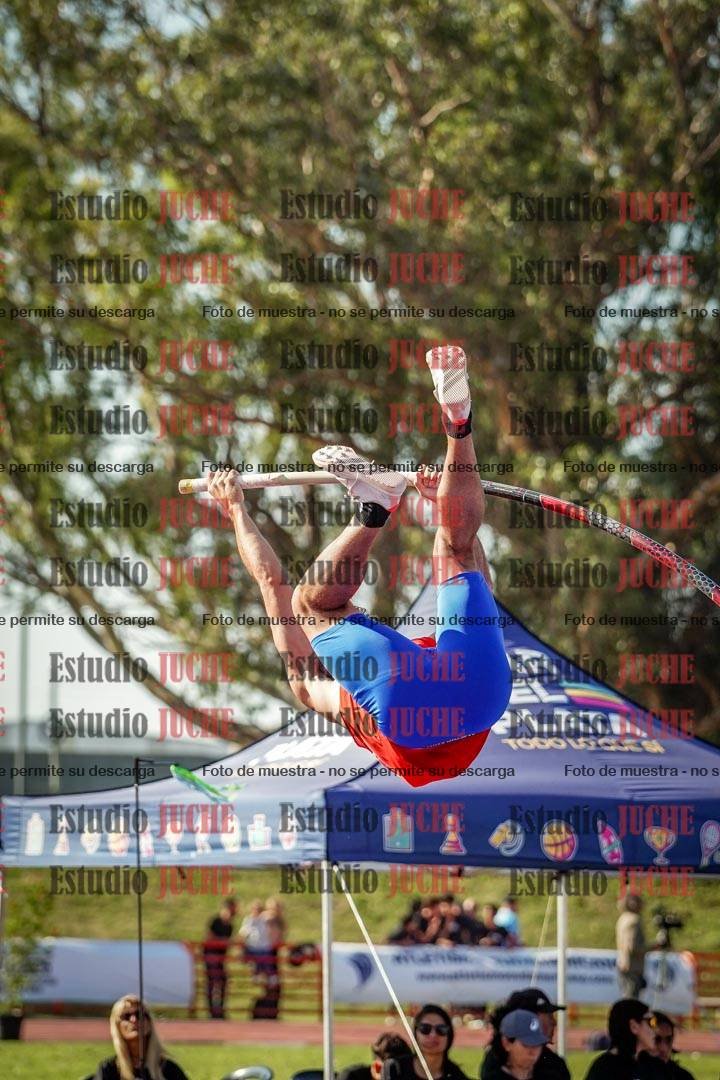 Fotos del salto con garrocha de varones - FINAL