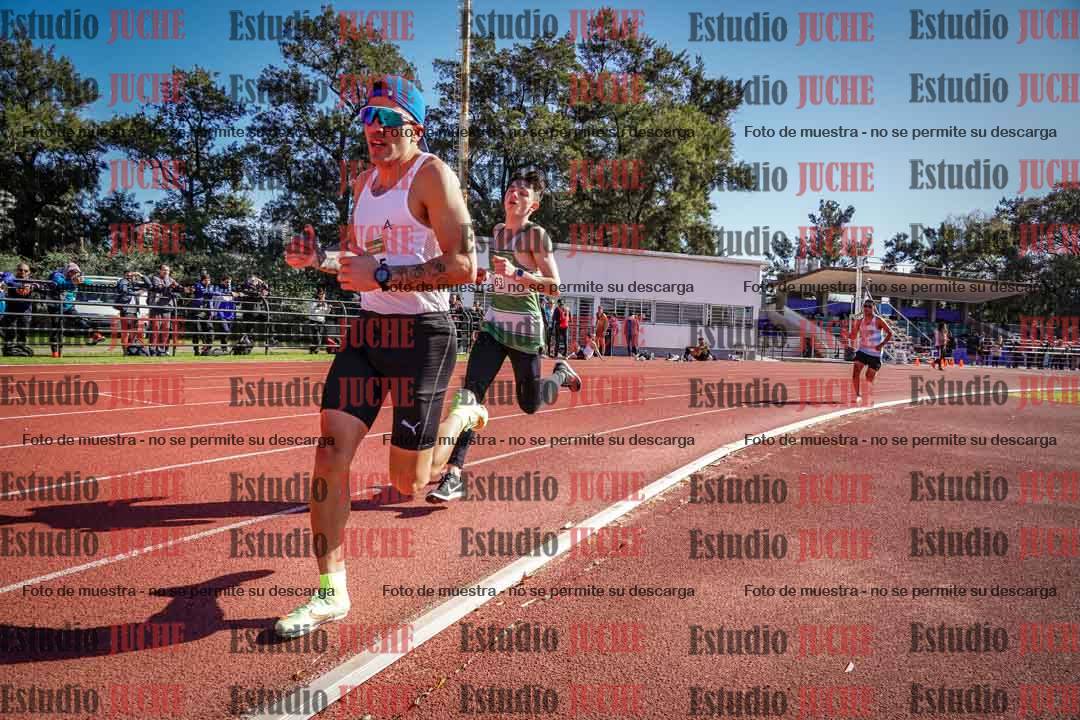 Fotos de los 800 m llanos de varones