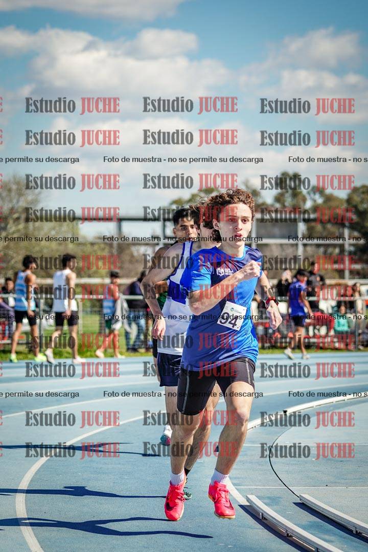 Fotos de los 800 m llanos de varones