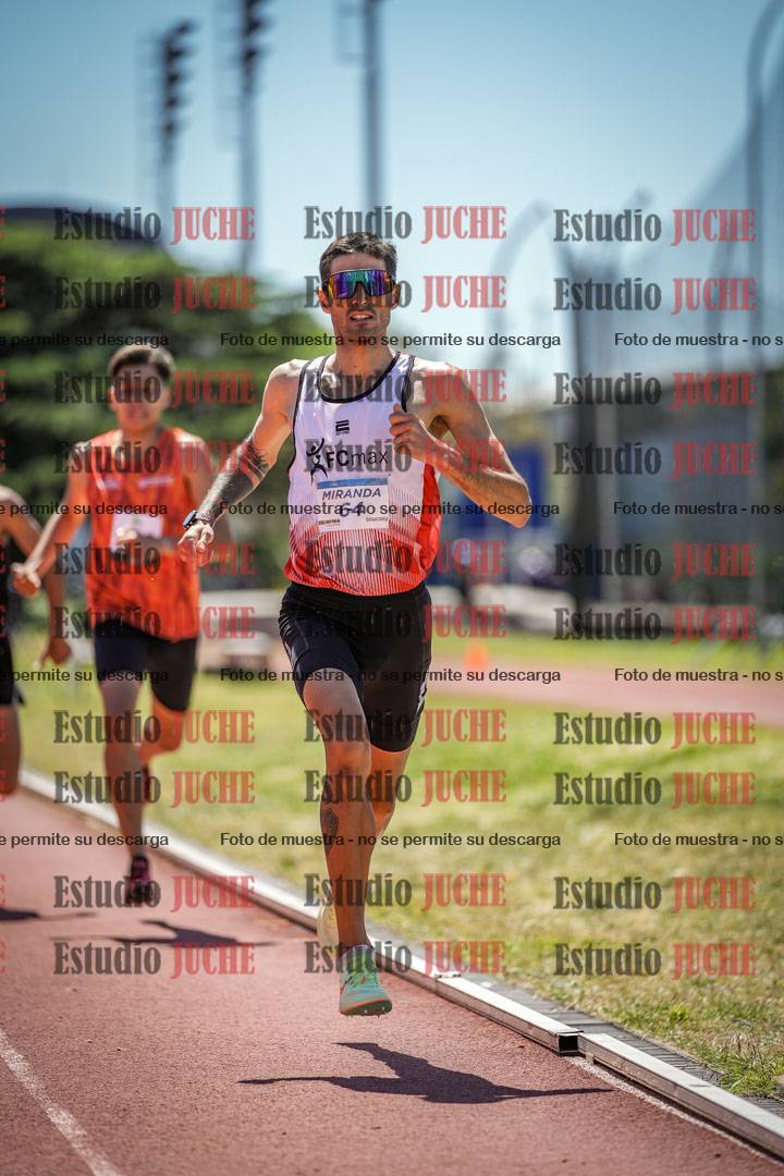 Fotos de los 800 m llanos de varones