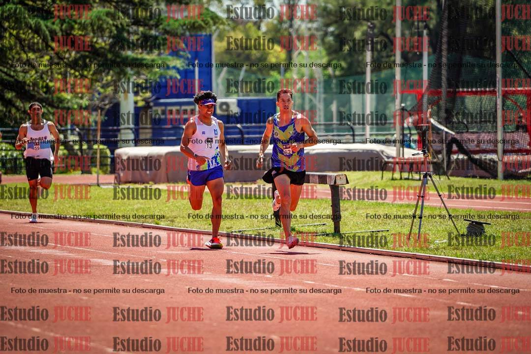 Fotos de los 800 m llanos de varones