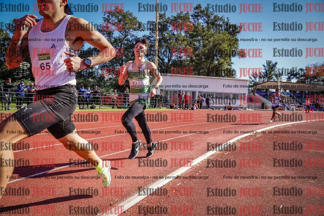 Fotos de los 800 m llanos de varones