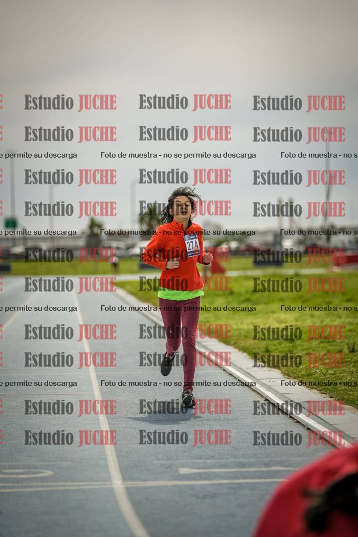 Fotos de los 800 m llanos de mujeres - U14