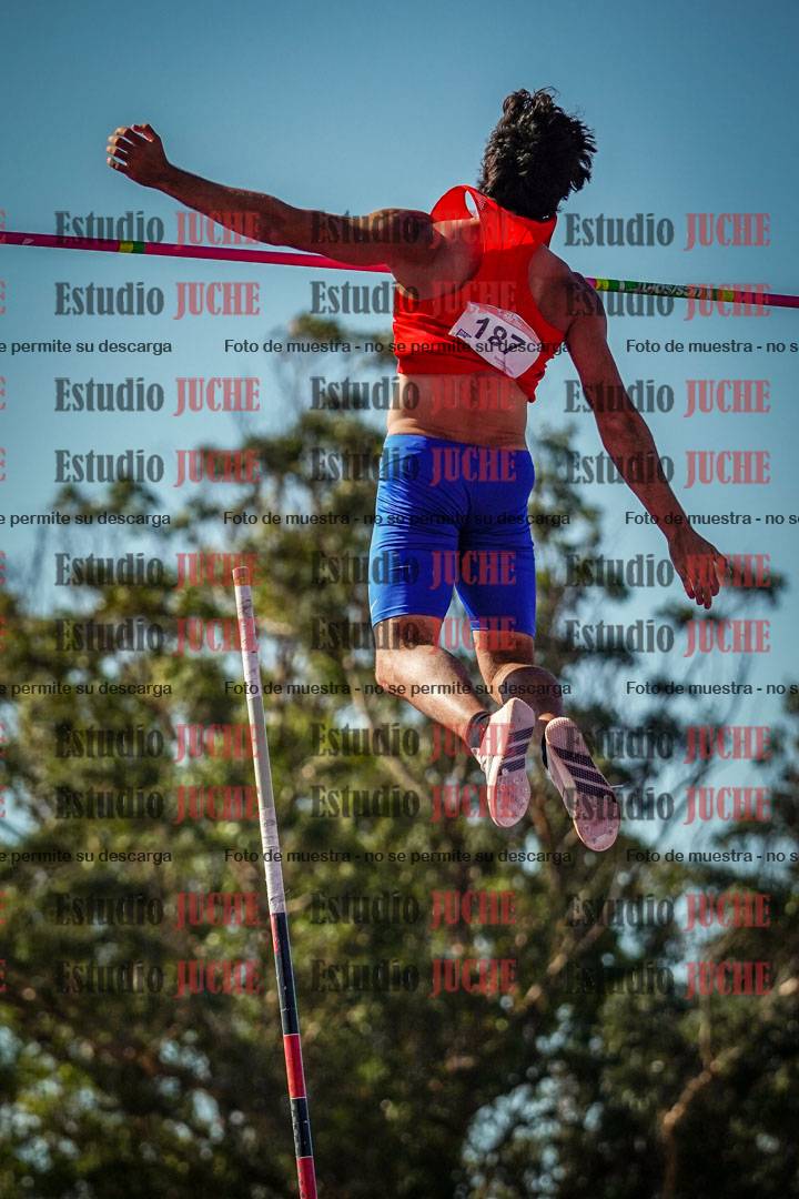 Fotos del salto con garrocha de varones - FINAL