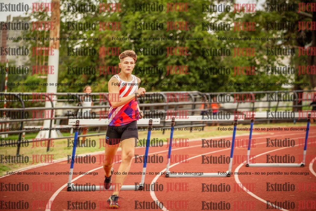 Fotos de los 400 m con vallas de varones