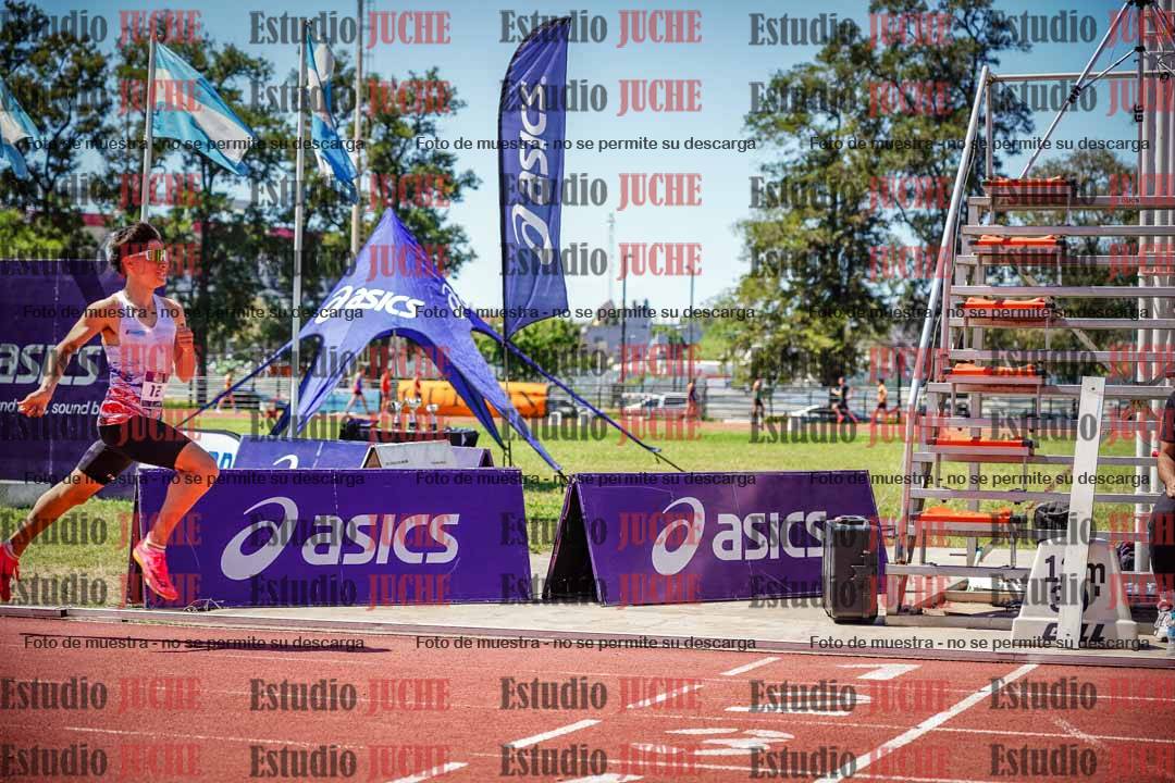 Fotos de los 800 m llanos de varones