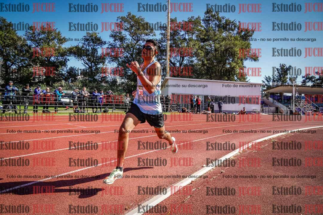 Fotos de los 800 m llanos de varones