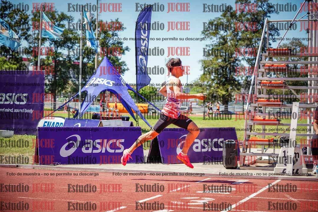 Fotos de los 800 m llanos de varones