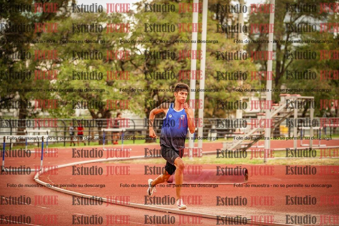 Fotos de los 400 m con vallas de varones