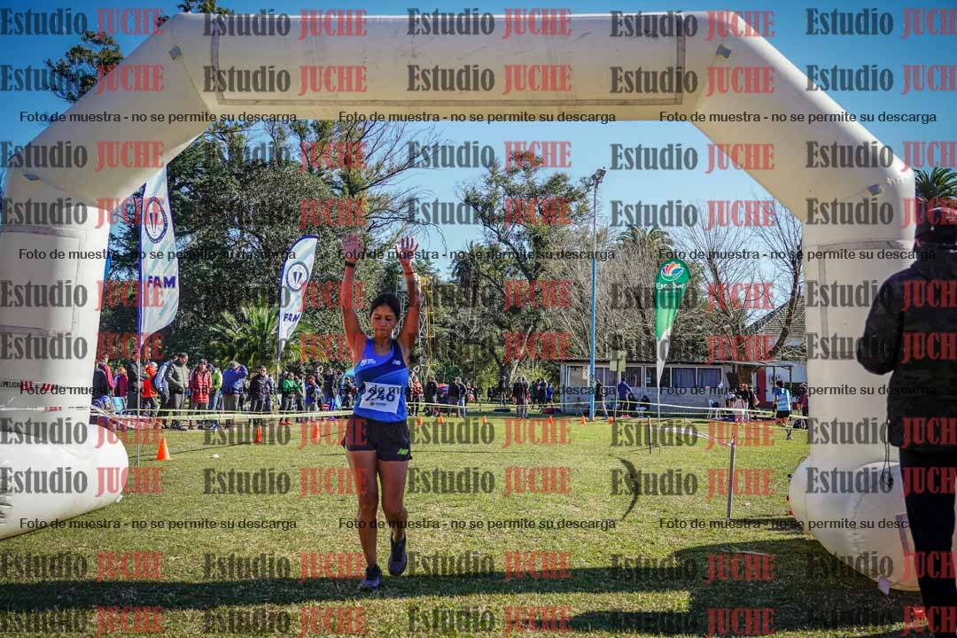 Fotos de la llegada del cross de 6000 m
