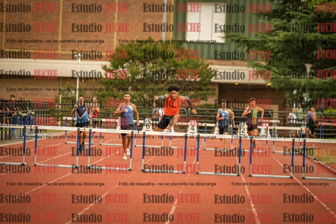 Fotos de los 400 m con vallas de varones