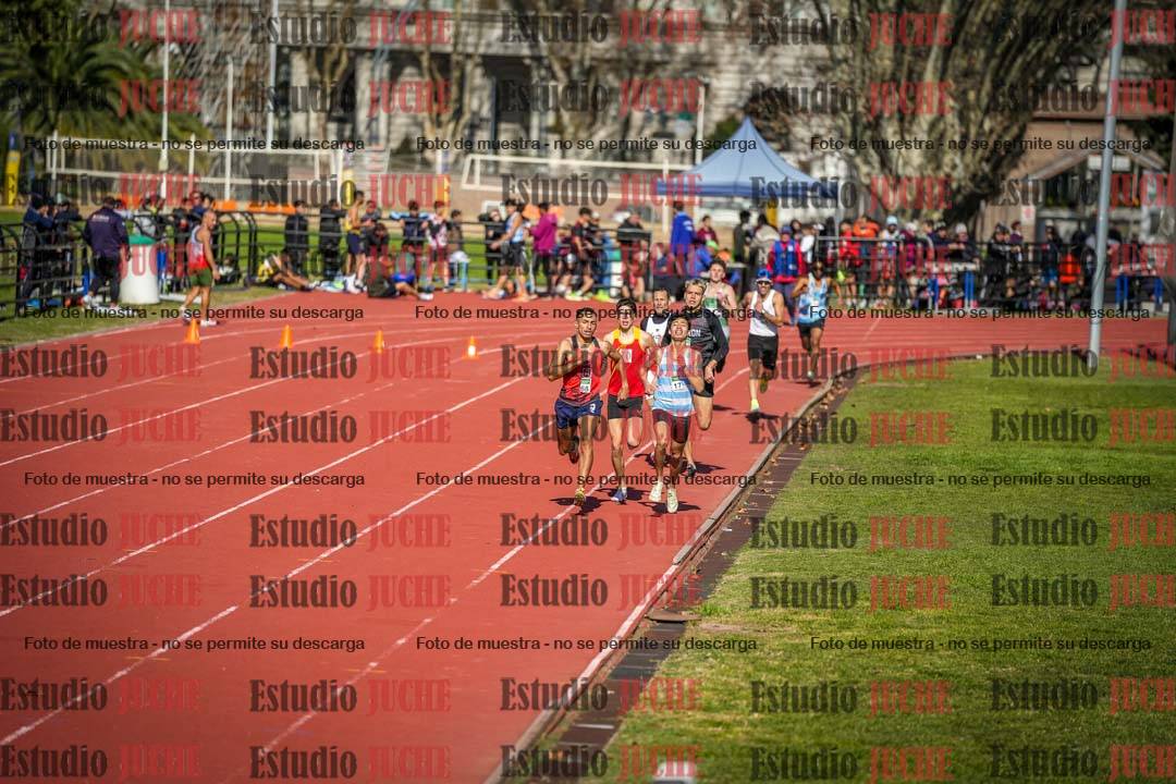 Fotos de los 800 m llanos de varones